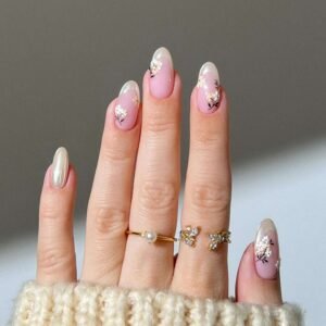 White Chrome Nail Ideas