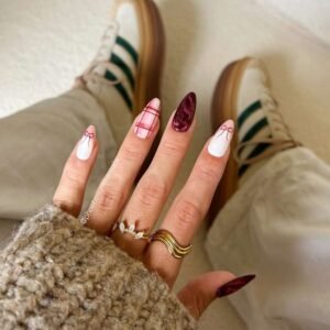 20 French Accent Nail Ideas to Elevate Your Classic Manicur