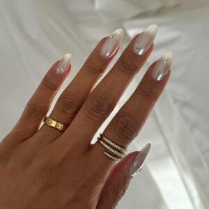 White Chrome Nail Ideas