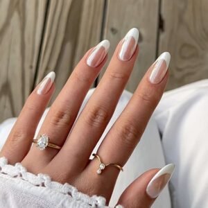 White Chrome Nail Ideas