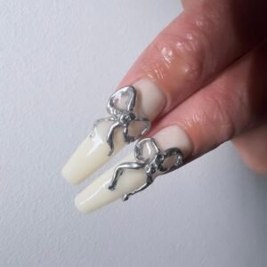 White Chrome Nail Ideas